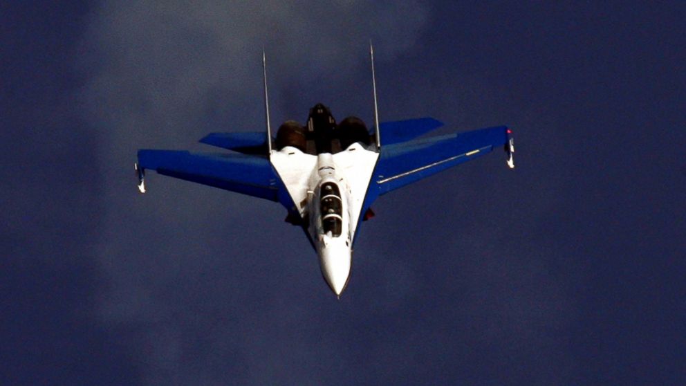 A Russian Sukhoi Su-27 jet takes part in the International Aviation and Space salon "MAKS-2007" on August 21, 2007 in Zhukovsky airfield, outside Moscow, Russia.