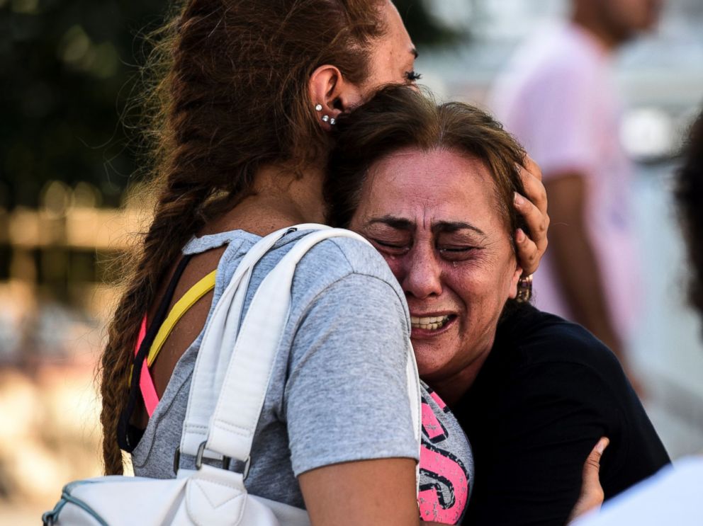 PHOTO: A mother of victims reacts outside a forensic medicine building close to Istanbuls airport, June 29, 2016.