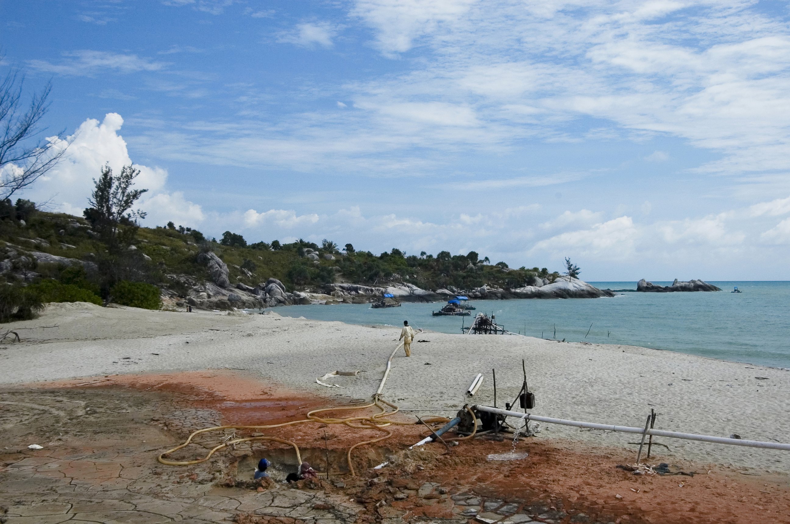 PHOTO: Beach in Belitung island on the east coast of Sumatra, Indonesia in the Java Sea. 