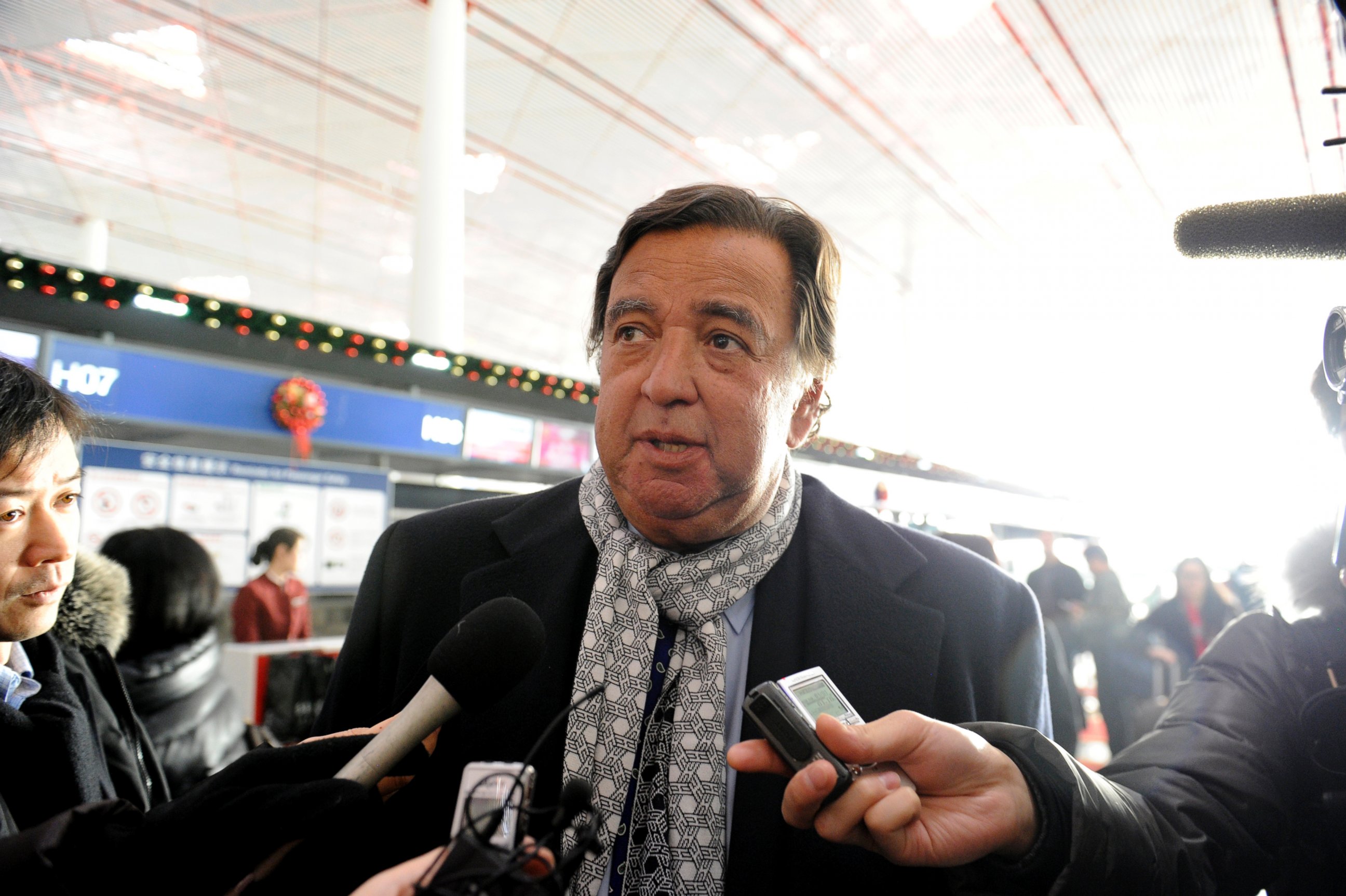 PHOTO: Former New Mexico Governor Bill Richardson speaks to the media at Beijing International airport in Beijing, Jan. 7, 2013, before his trip to North Korea.