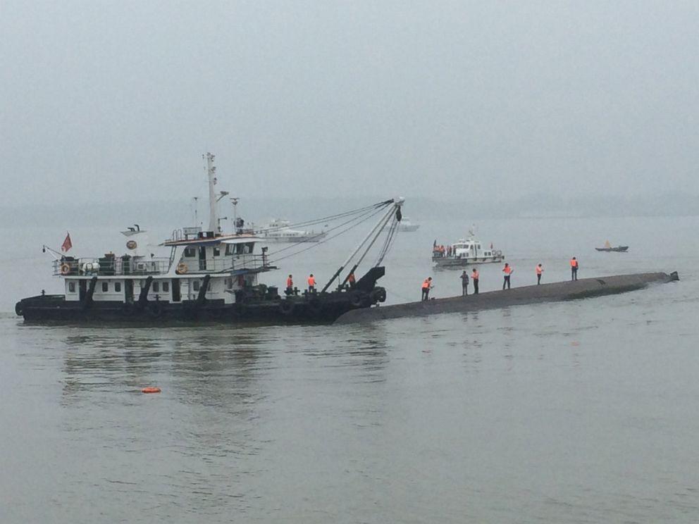 PHOTO: Recovery and rescue crews attend the accident site where a ship carrying 458 people sank in the Jianli section of the Yangtze River on June 2, 2015 in the Jingzhou, Hubei province of China on June 2, 2015.