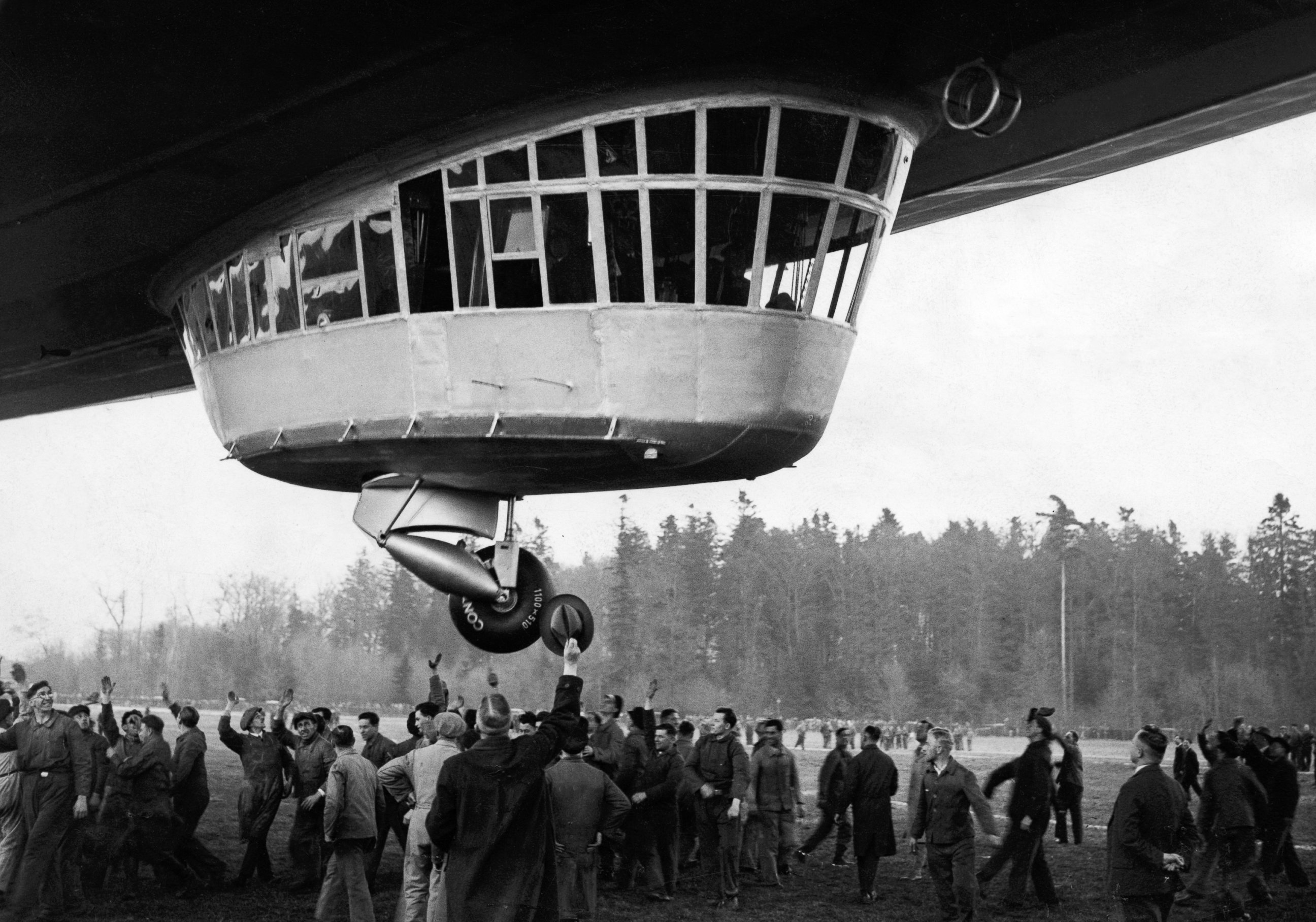 Гинденбург. LZ 129 «Гинденбург». Цеппелин LZ 129 Гинденбург,. Дирижабль Гинденбург. Цеппелин дирижабль крушение.