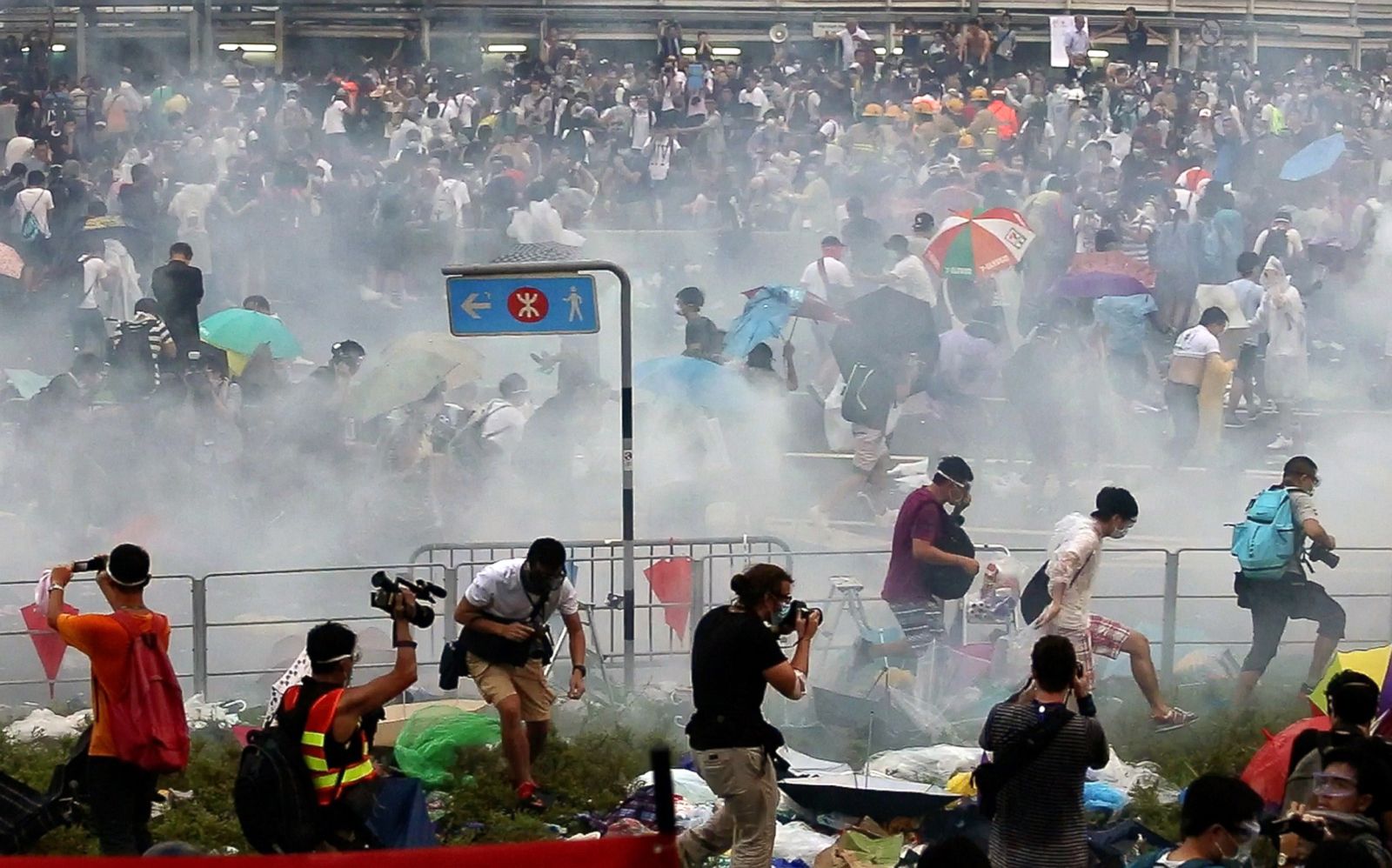 Hong Kong Democracy Protests Bring City to Standstill Photos - ABC News
