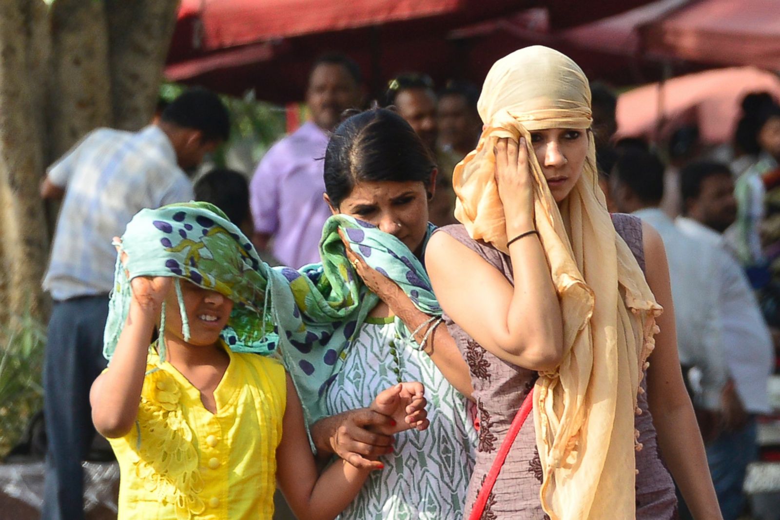 A Severe Heat Wave Sets New Records In India Photos | Image #11 - ABC News