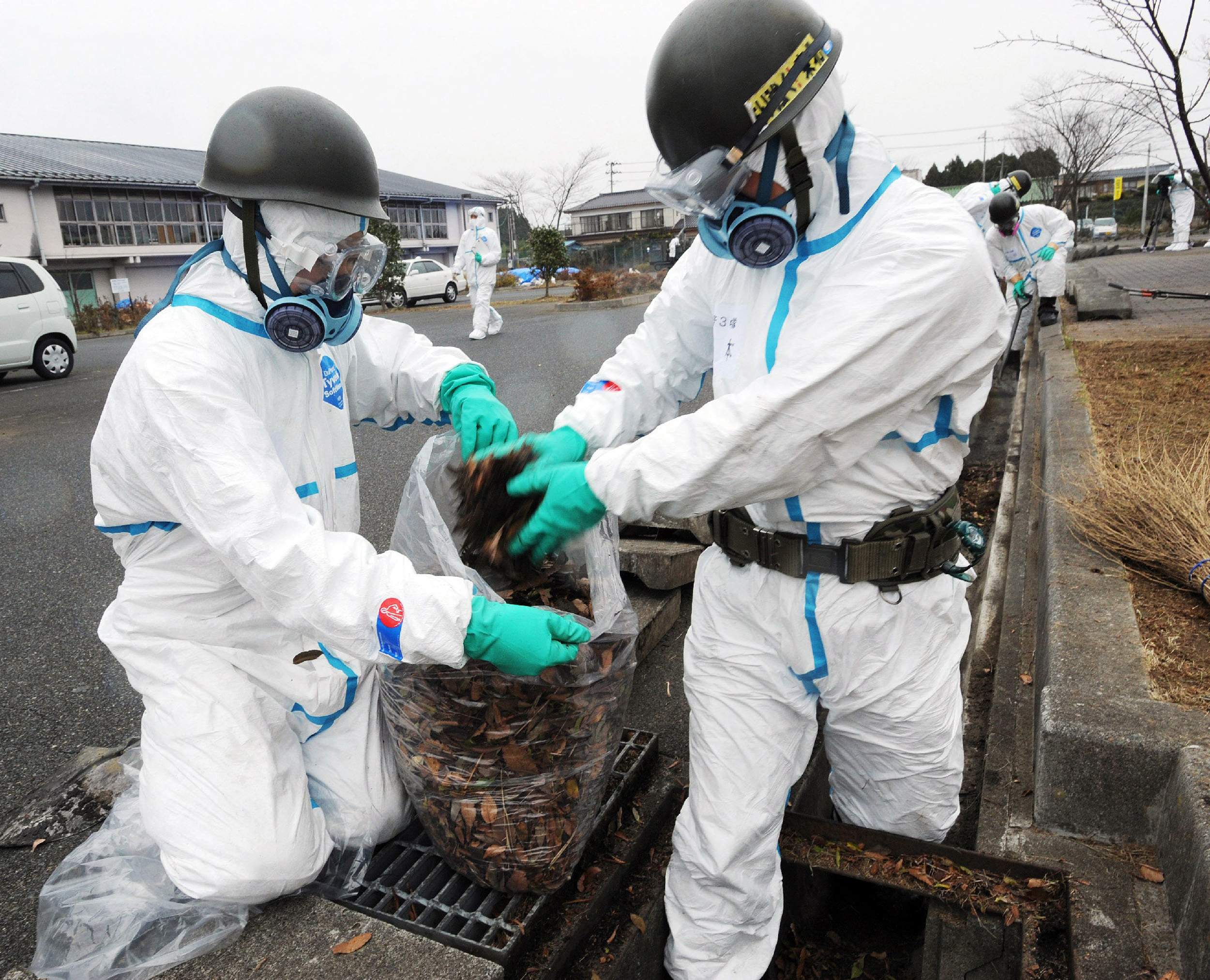 Люди заражение радиацией. Авария на АЭС Фукусима. Авария в Японии на атомной станции Фукусима. Фукусима 1 авария. Радиоактивная катастрофа.
