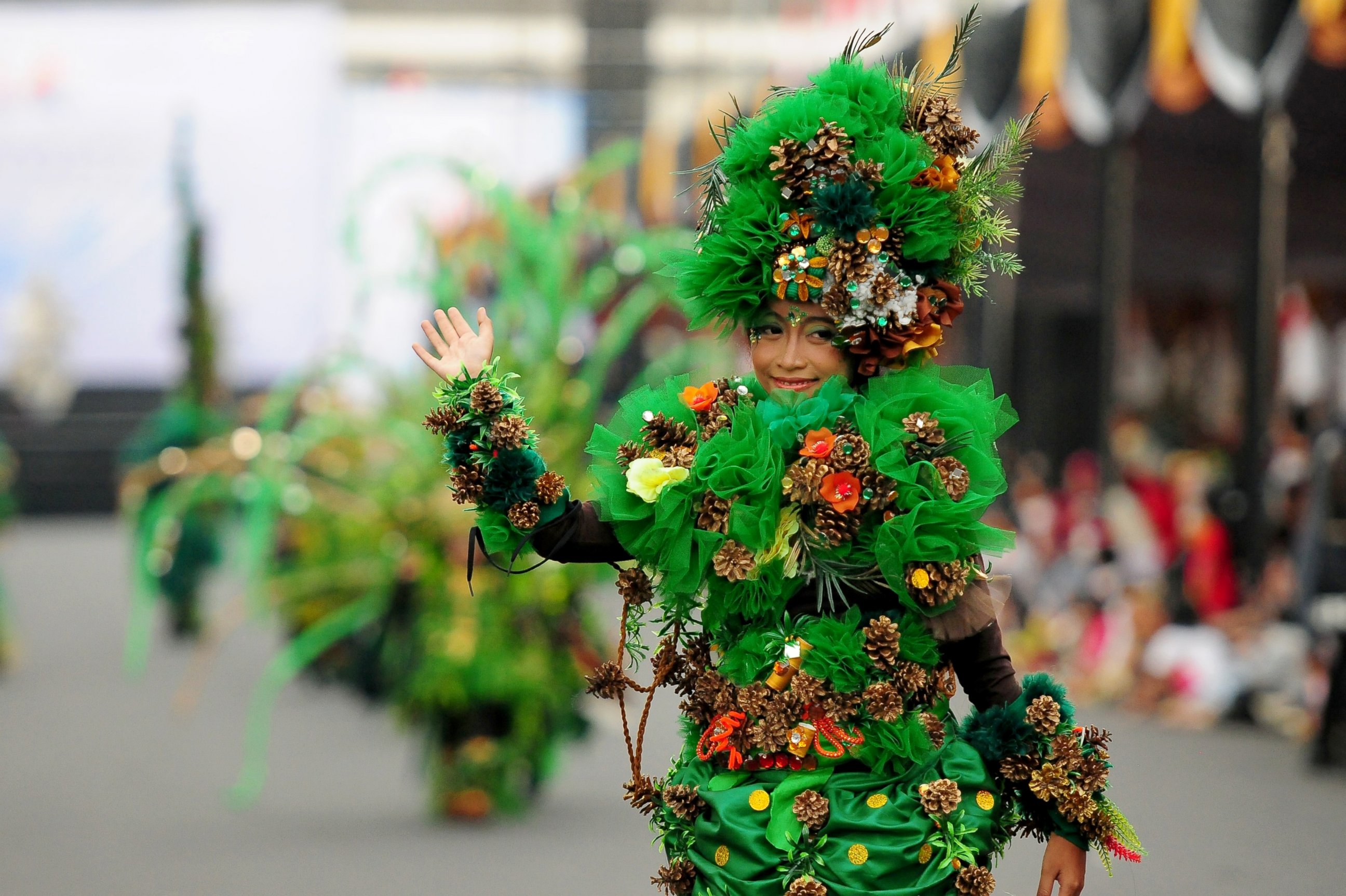 Outrageous Costumes Bring Life To Annual Fashion Carnival Photos