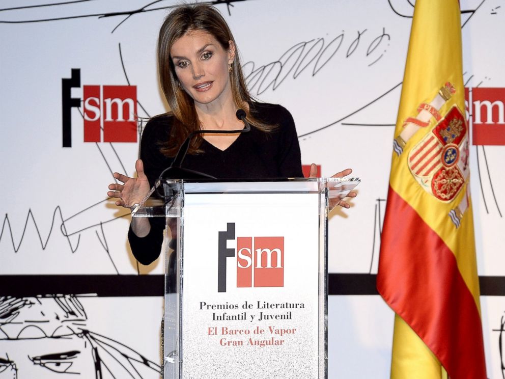 PHOTO: Princess Letizia of Spain attends the El Barco de Vapor and Gran Angular children and youth literary awards ceremony at the Real Casa de Correos, April 1, 2014, in Madrid.