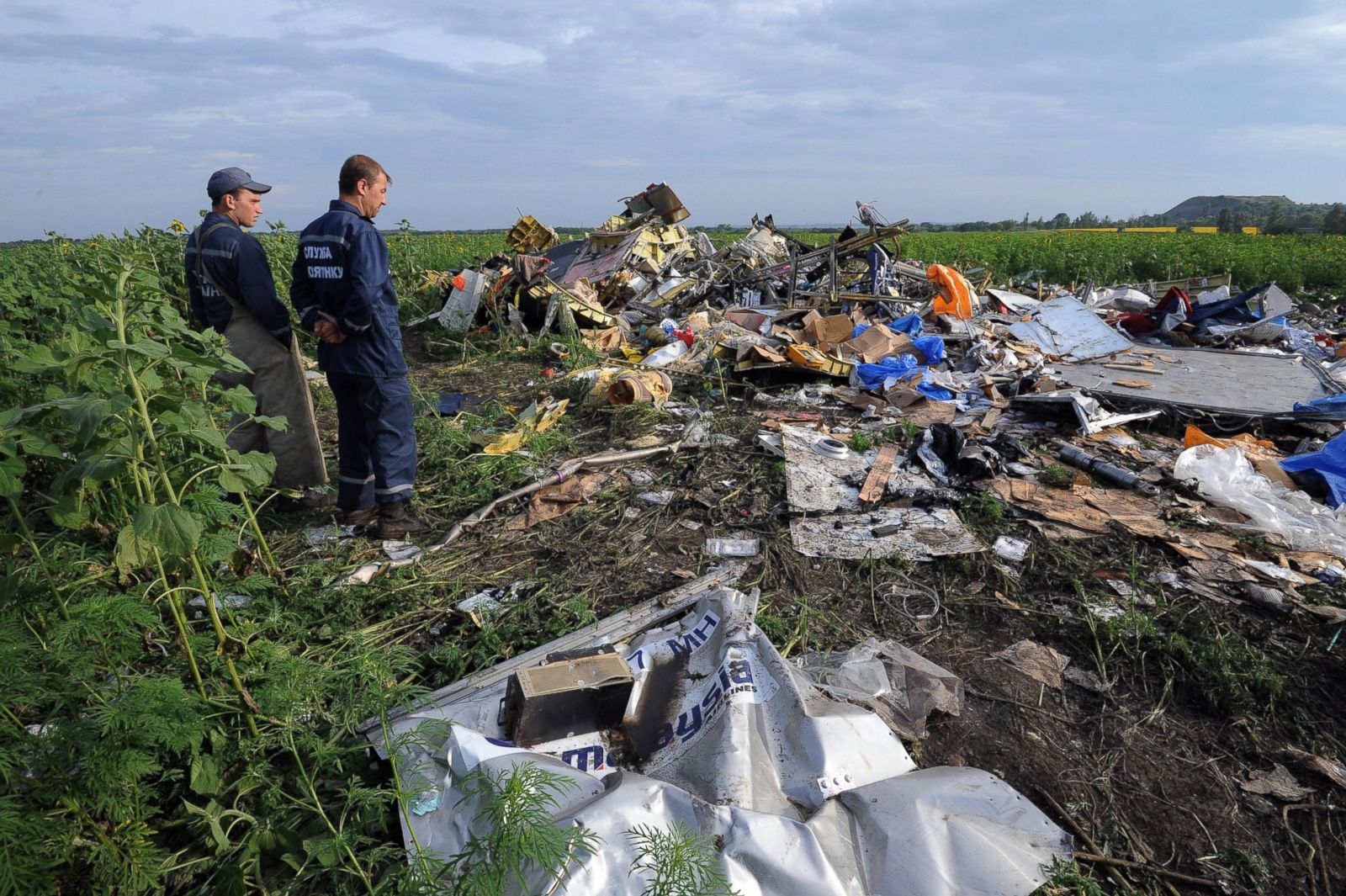 Sad Journey Home For Victims Of Malaysia Airlines Tragedy Photos ...