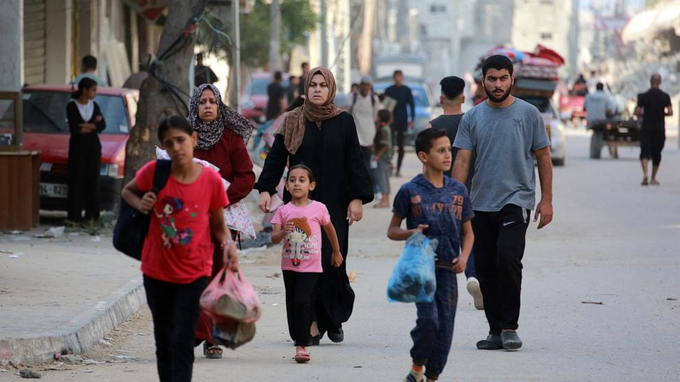 PHOTO: Displaced families who fled northern Gaza arrive in Nuseirat in the central Gaza Strip on Oct. 5, 2024.