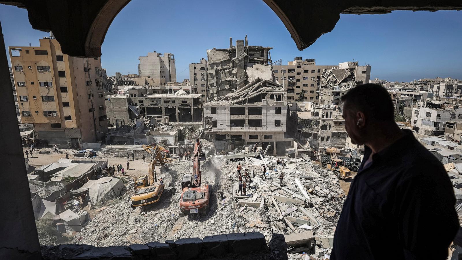Gaza building collapse death toll rises to 21, officials say