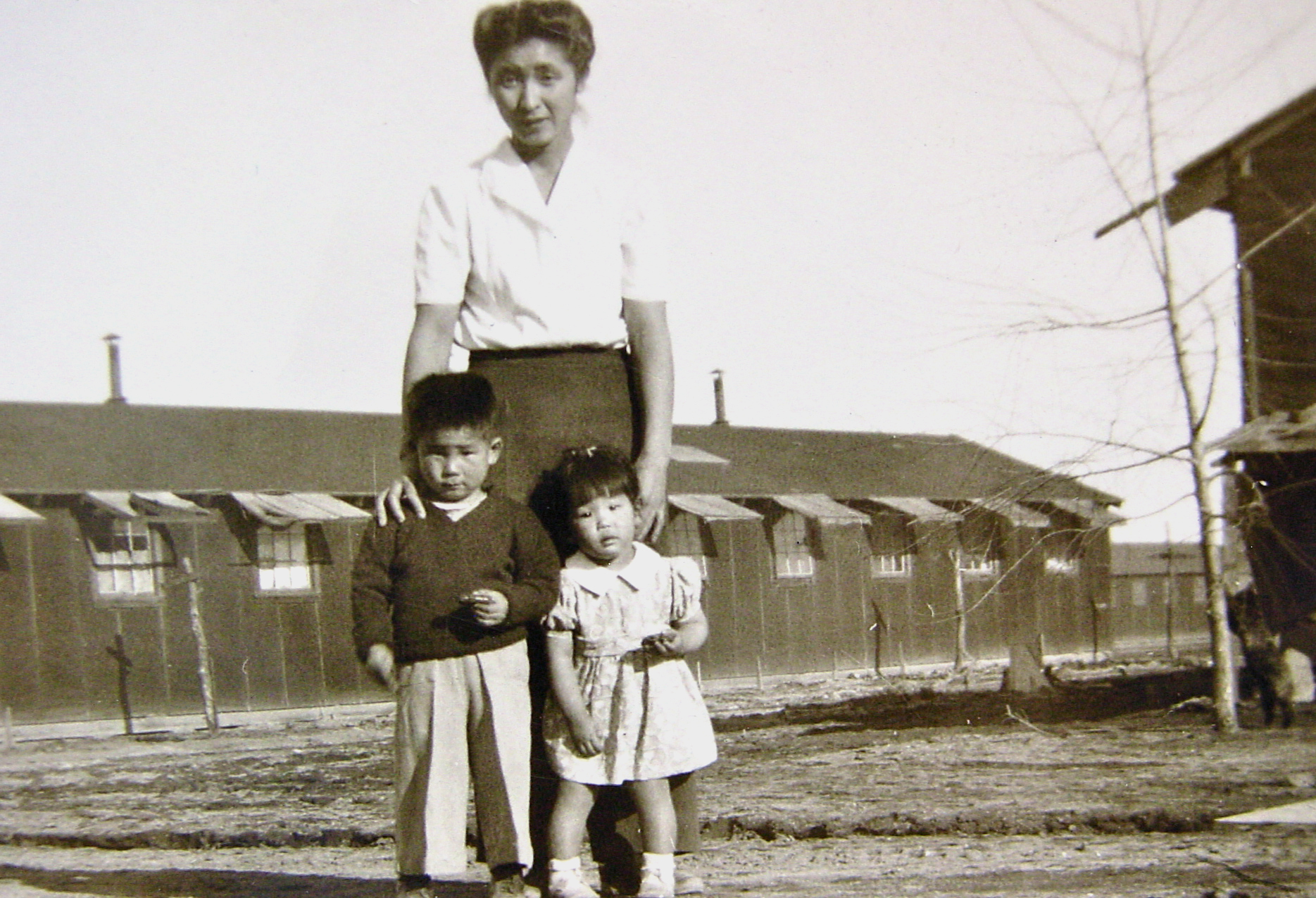 PHOTO: Satsuki Ina as a girl with her her brother, Kiyoshi, and mother, Shizuko Ina, at Tule Lake internment camp for Japanese Americans in 1945.
