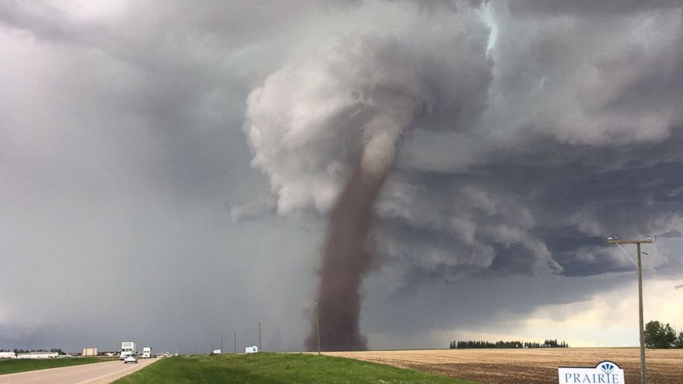 Tornado touches down near highway in Canada in dramatic video - ABC News