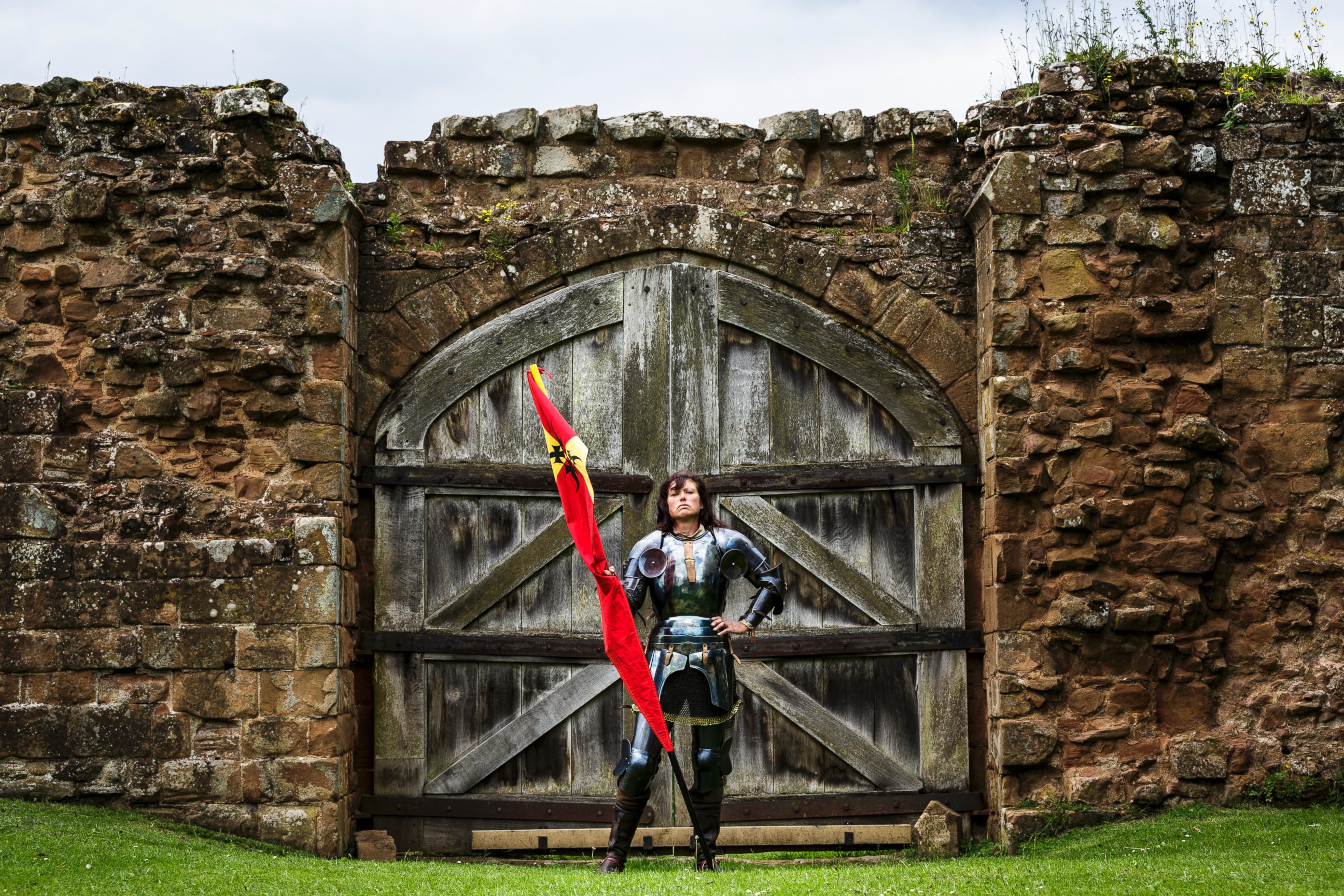 PHOTO: Women will be joining joust tournaments hosted at English Heritage castles in the UK for the first time this summer.  A female Jouster at Kenilworth Castle, Warwickshire, UK.