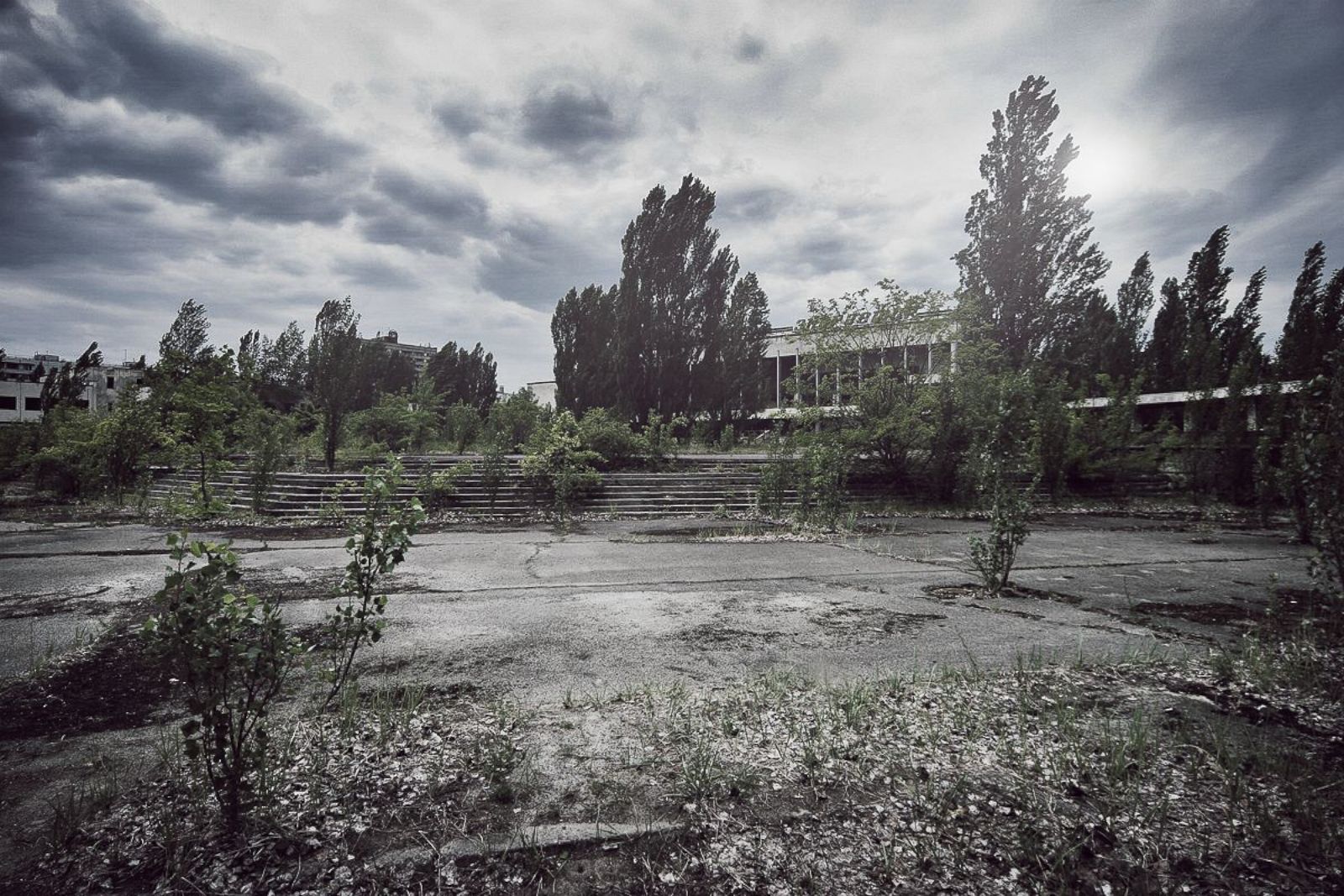 Http chernobyl. Чернобыль город призрак. Припять 1984. Припять Чернобыль ЧАЭС зона отчуждения гроза. Заброшенный город Припять.