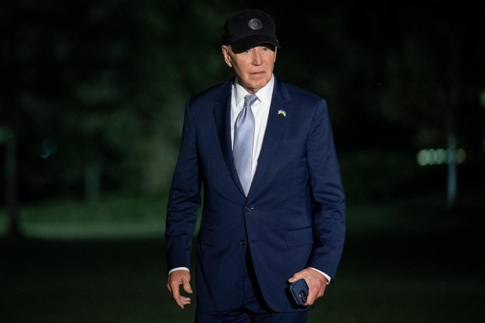 PHOTO: President Joe Biden walks from Marine One upon arrival on the South Lawn of the White House in Washington, D.C. on Sept. 25, 2024.