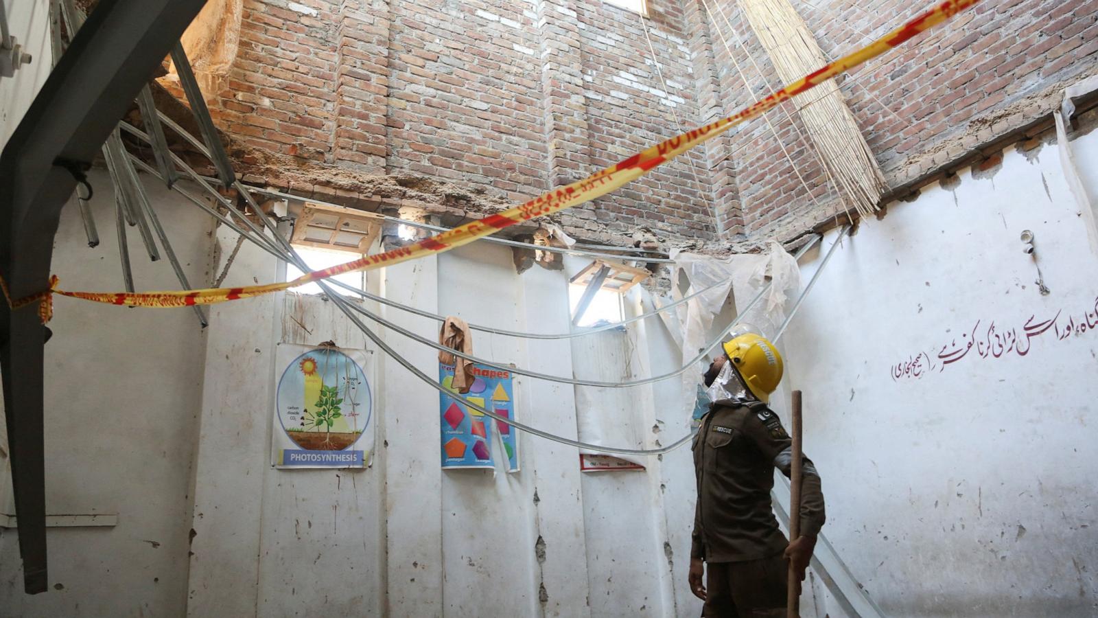 Roof collapse at Pakistan school kills 31