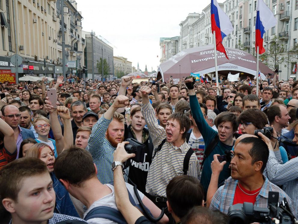PHOTO: Protesters shout out and gesture during a demonstration in downtown Moscow, June 12, 2017.