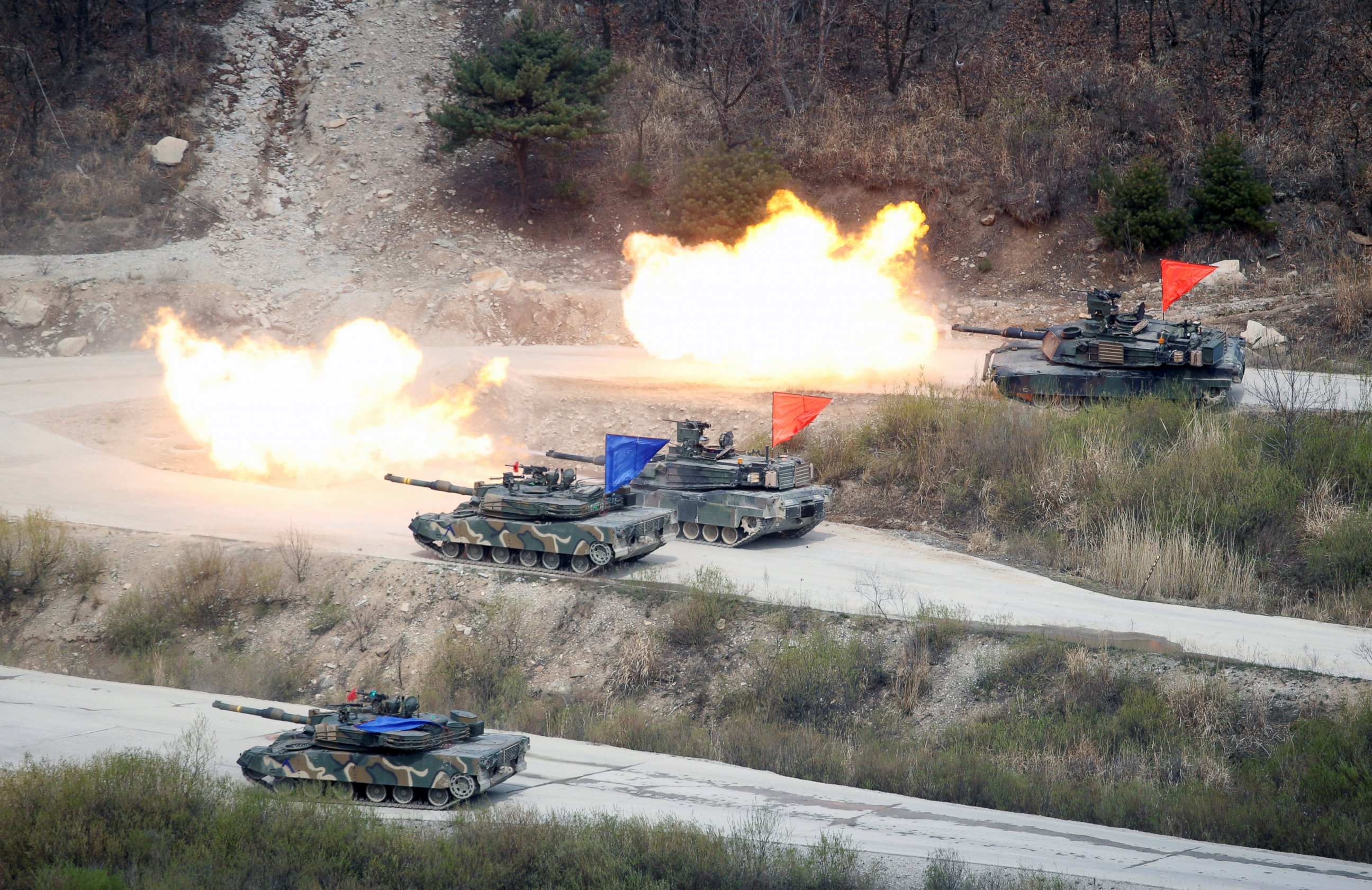 PHOTO: South Korean Army K1A1 and U.S. Army M1A2 tanks fire live rounds during a U.S. South Korea joint live-fire military exercise, at a training field, near the demilitarized zone, separating the two Koreas in Pocheon, South Korea, April 21, 2017. 