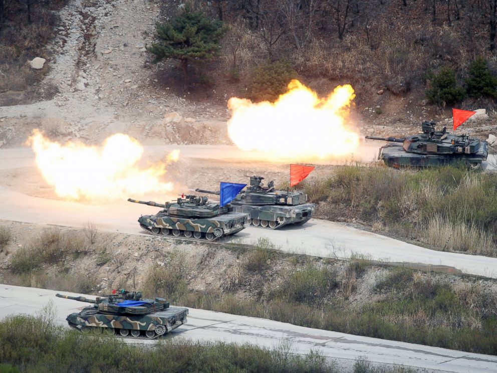 PHOTO: South Korean Army K1A1 and U.S. Army M1A2 tanks fire live rounds during a U.S. South Korea joint live-fire military exercise, at a training field, near the demilitarized zone, separating the two Koreas in Pocheon, South Korea, April 21, 2017.