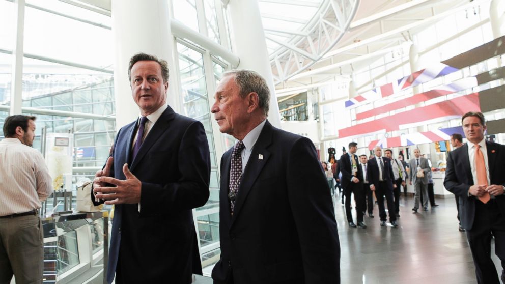 PHOTO: British Prime Minister David Cameron, left, speaks with former New York Mayor Michael Bloomberg, founder of Bloomberg LP,  at the company's headquarters in New York, Sept. 23, 2014.