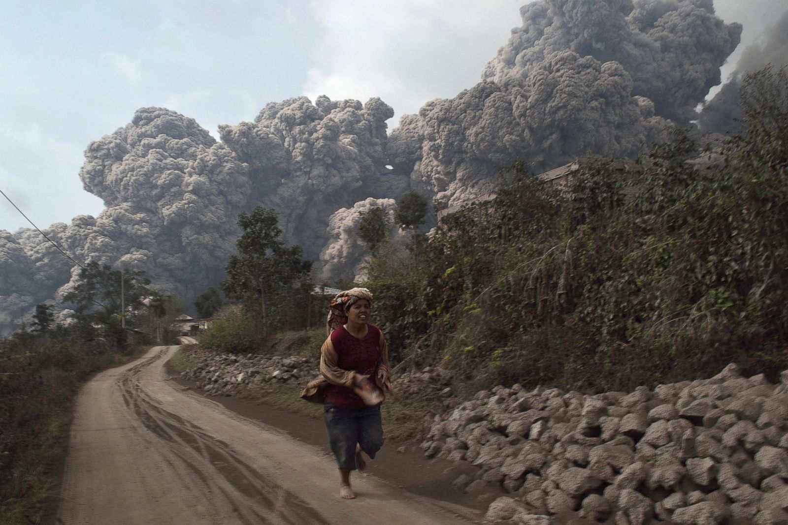 Volcano Erupts In Indonesia Photos | Image #141 - ABC News