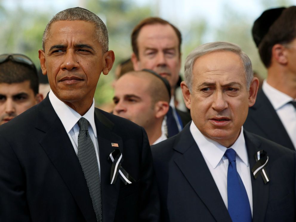 PHOTO: President Barack Obama stands alongside Israeli Prime Minister Benjamin Netanyahu during the funeral of Shimon Peres, on Mt. Herzl Cemetery in Jerusalem, Sept. 30,2016.