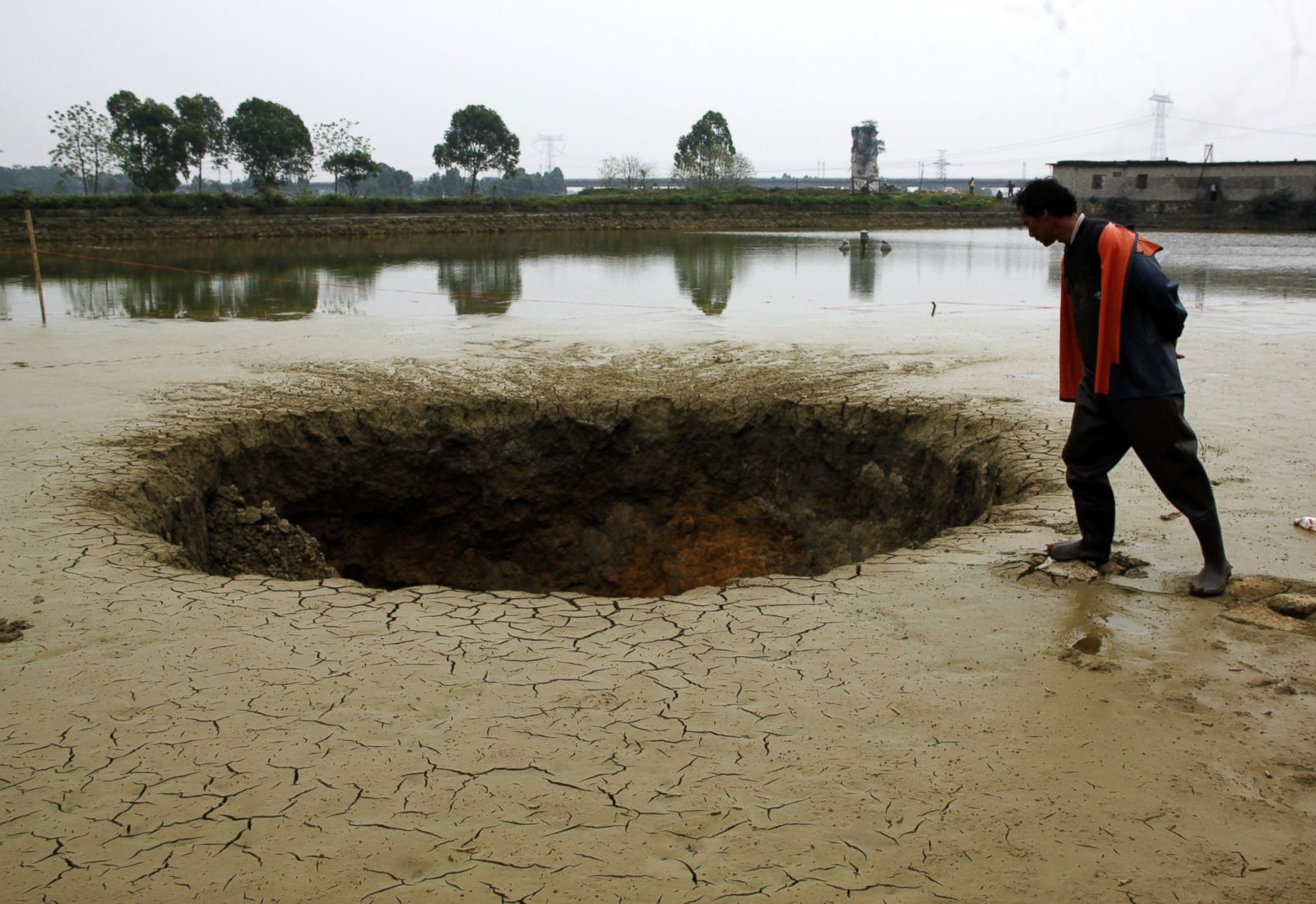 Incredible Sinkholes Around The World Photos Abc News