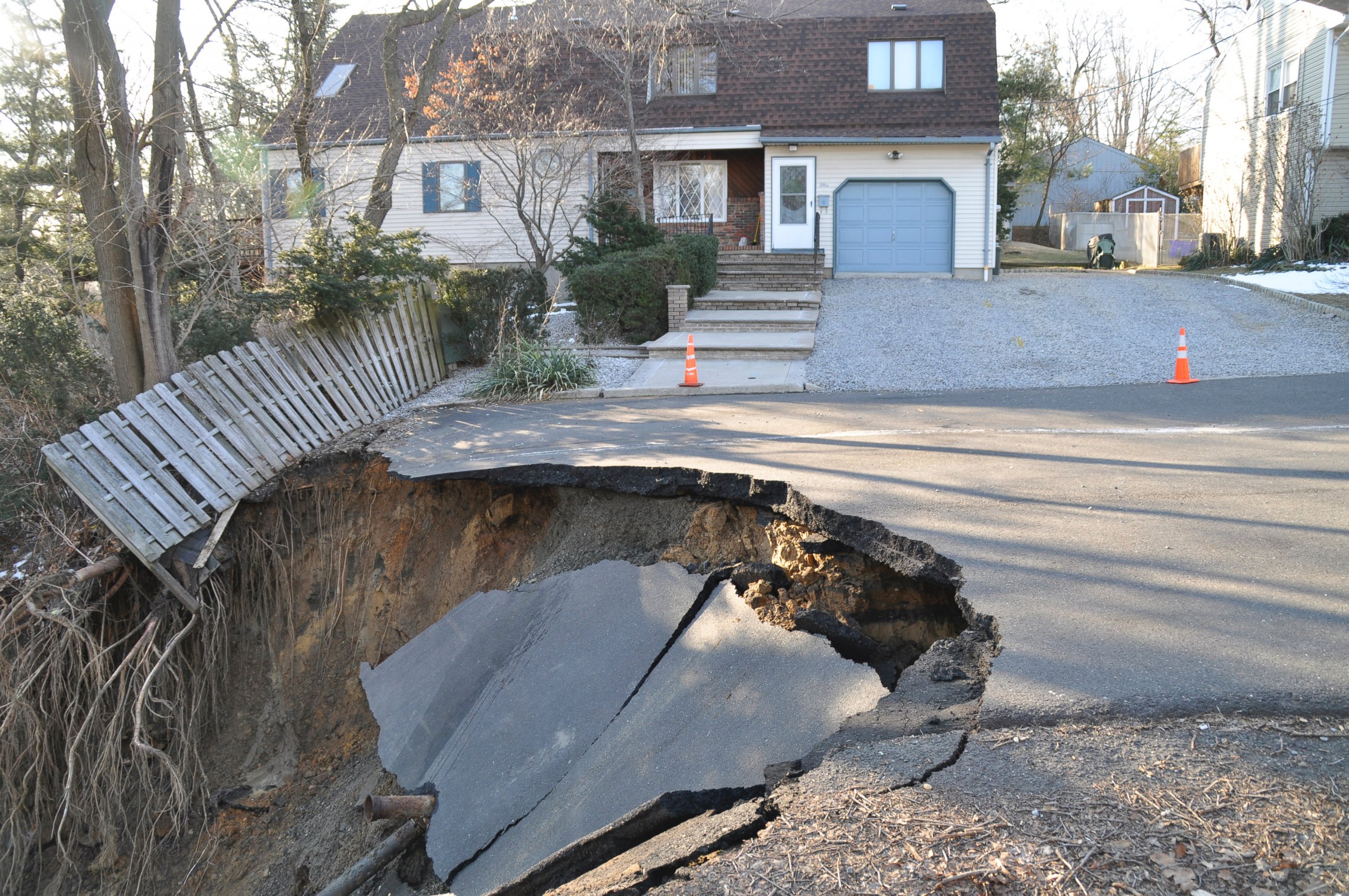 Modesto+Residents+Grapple+with+Mysterious+Sinkhole