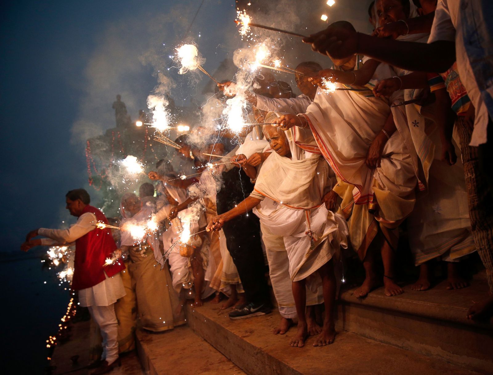 essay on celebration of indian festivals India: festivals of india indian festivals bind all indians together of different castes,religions,etc there is no discrimination while celebration. essay on celebration of indian festivals India: festivals of india indian festivals bind all indians together of different castes,religions,etc there is no discrimination while celebration.