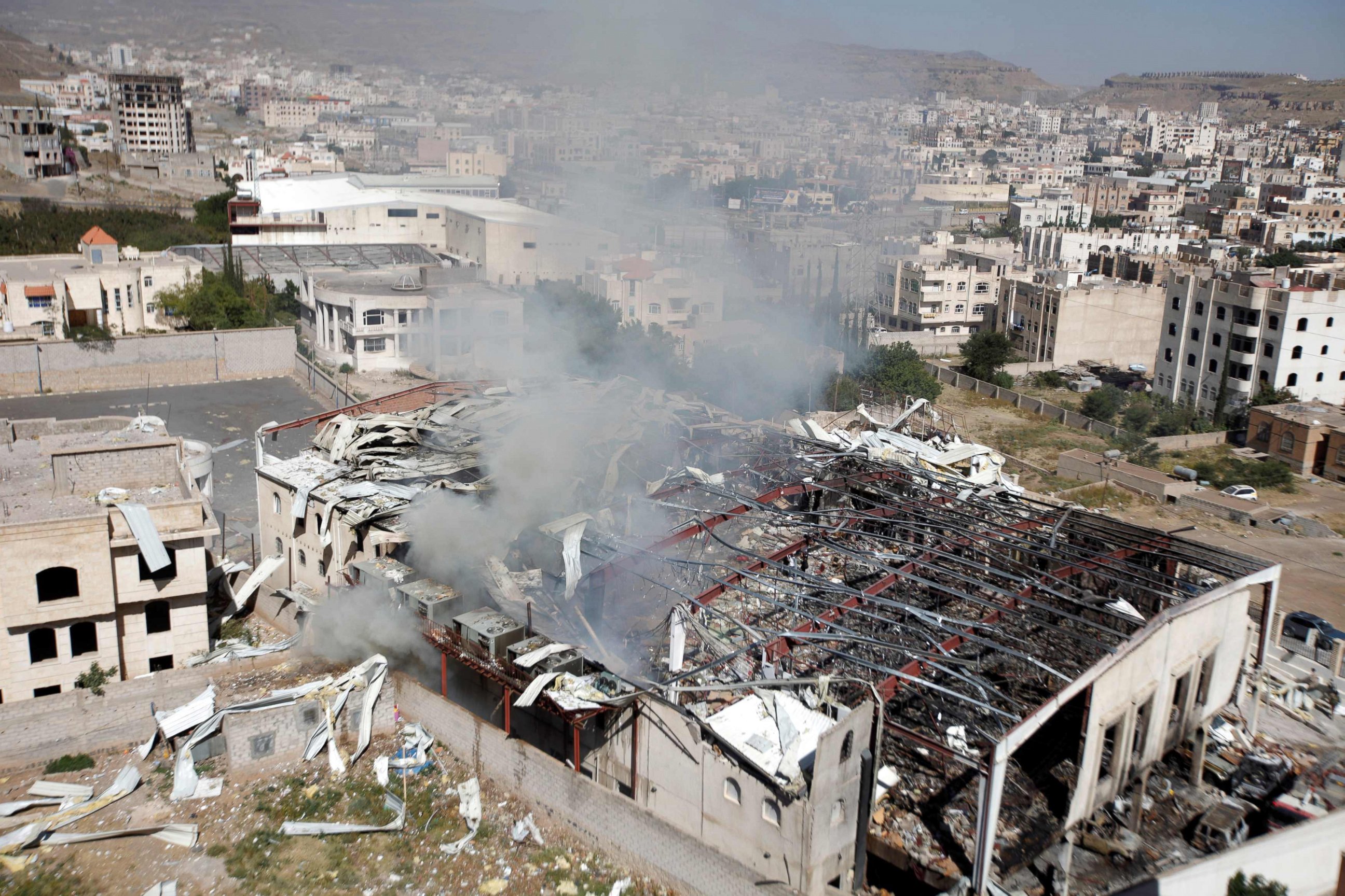 PHOTO: Smoke rises from the community hall  in Sanaa, Yemen, Oct. 9, 2016.