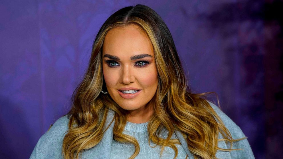PHOTO: British model and socialite Tamara Ecclestone poses on the red carpet as she arrives to attend the European premiere of "Frozen 2" in London on November 17, 2019. (Photo by NIKLAS HALLE'N/AFP via Getty Images)