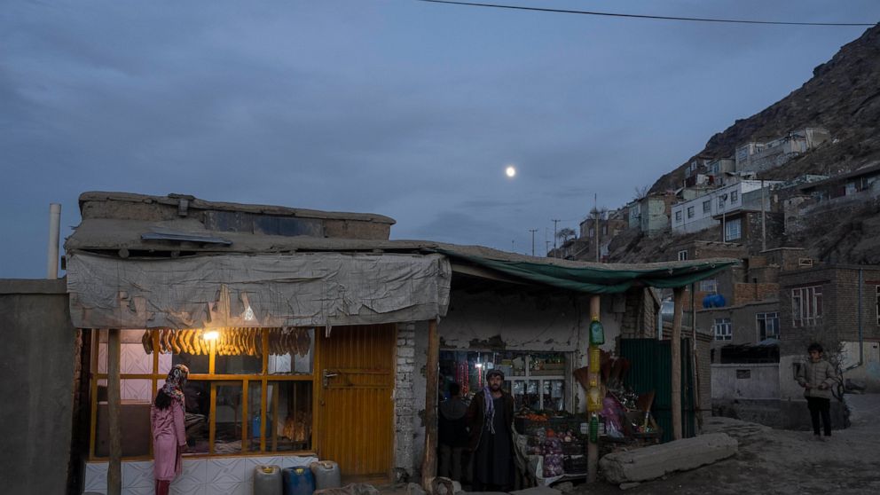 AP PHOTOS: Afghans desperate; Taliban face economic ruin
