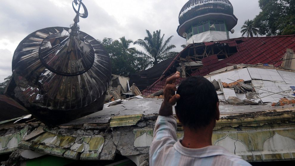 At least 10 dead in Indonesia earthquake as search continues