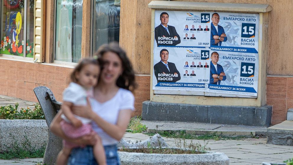 Bulgarians elect new parliament amid corruption worries