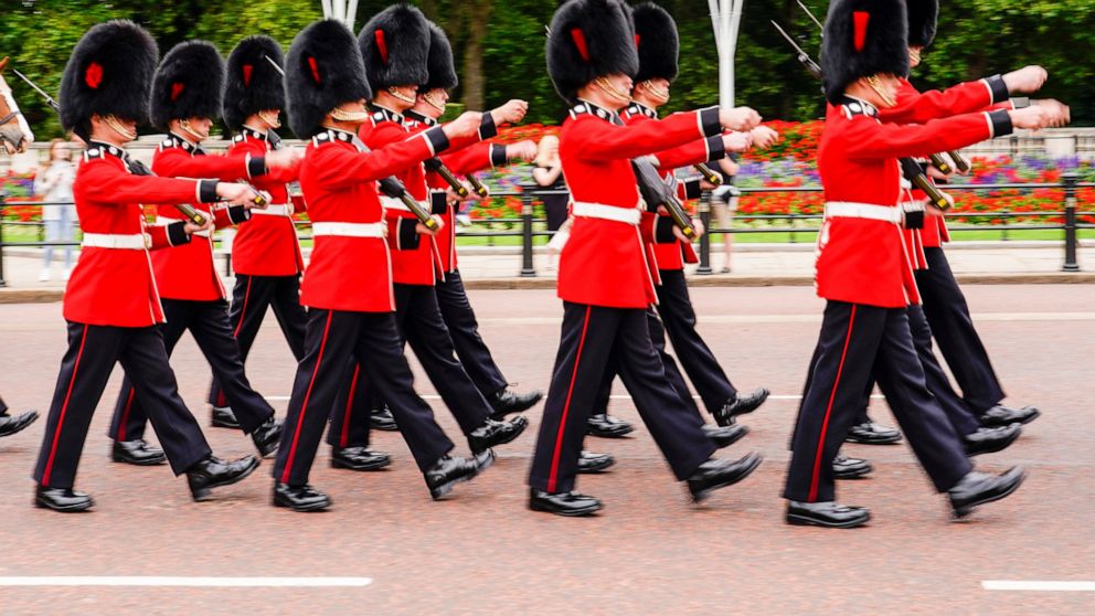 Buckingham Palace guard ceremony returns after COVID hiatus