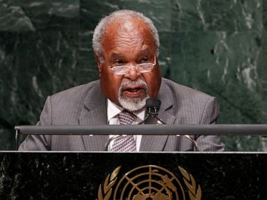 Michael Somare, Papua New Guinea's 1st prime minister, dies