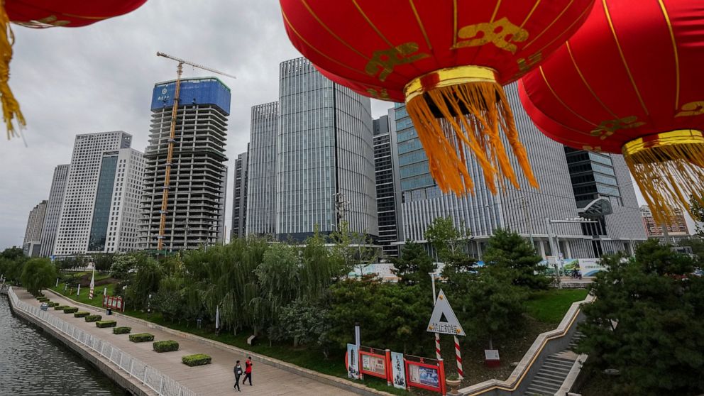 China's economic growth weakens amid construction slowdown