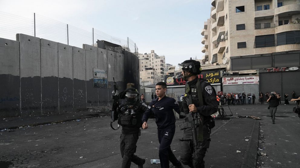 Israeli police, Palestinians clash in east Jerusalem