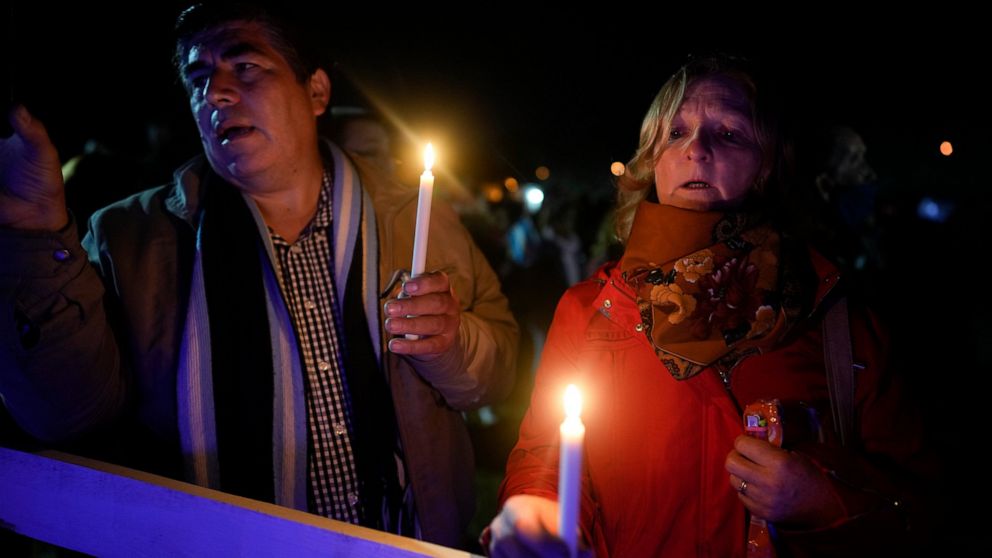 Argentines mourn Falklands fallen on war's anniversary