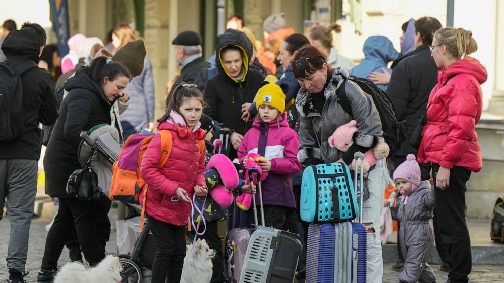Ukraine refugees' hopes of return wane after a month of war