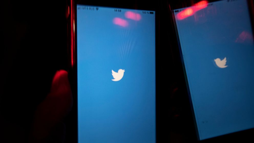 Russia threatens to block Twitter within a month