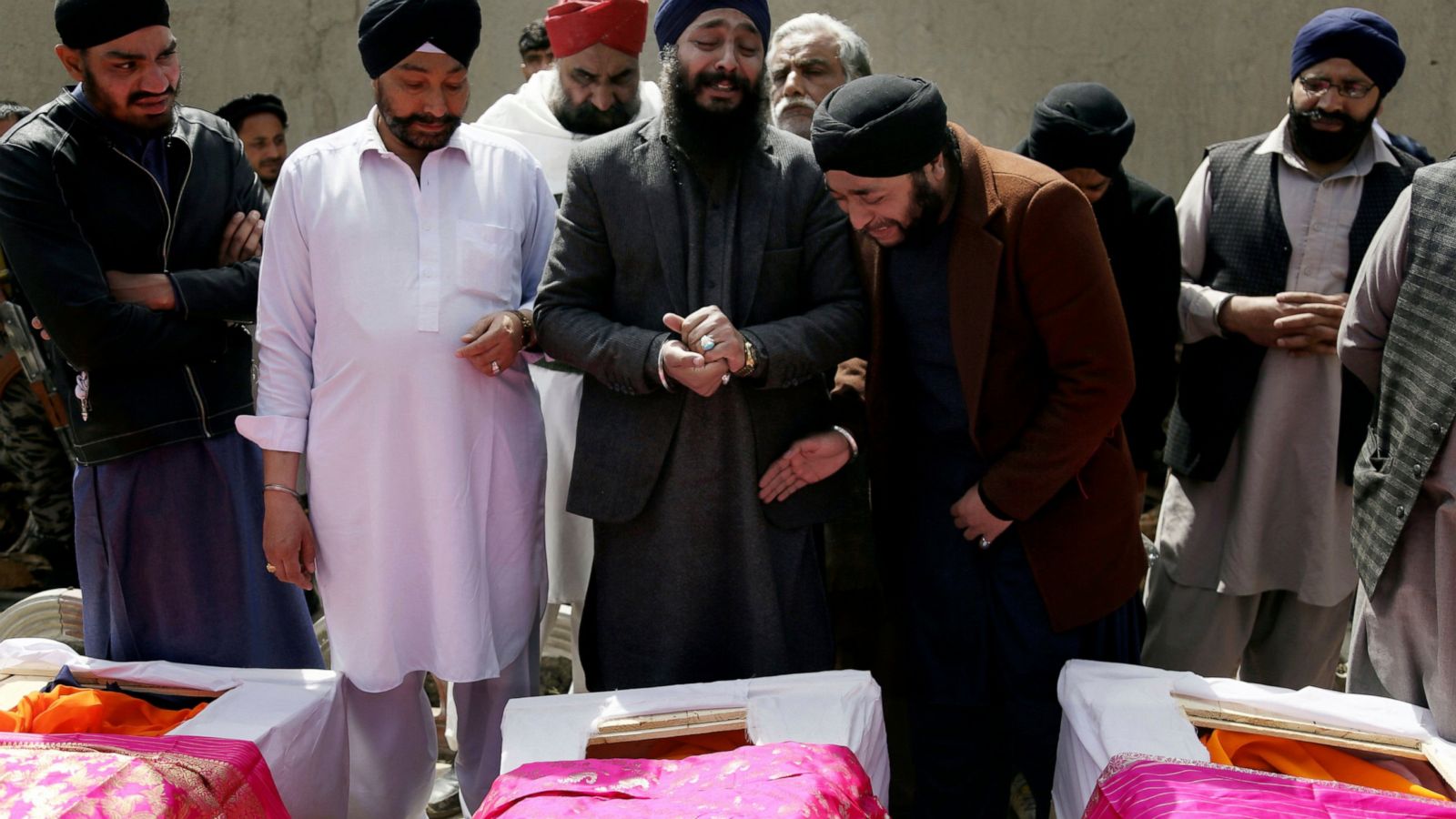 Facing Is Last Embattled Sikhs Hindus Leave Afghanistan Abc News