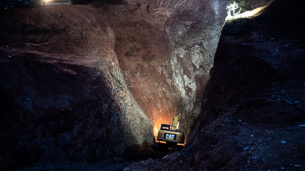 Rescuers inch closer to Moroccan boy, 5, trapped in well