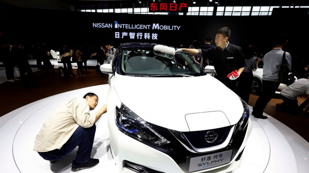 China S Auto Show Highlights Electric Ambitions Abc News