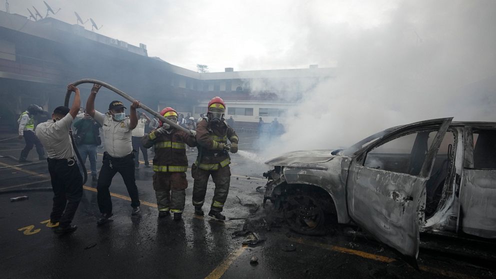 Ex-soldiers protest in Guatemala to get civil war payment