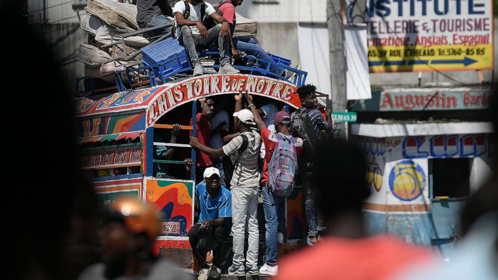 Desperate Haitians suffocate under growing power of gangs