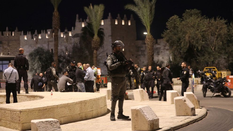Israeli police questioned on Palestinian attacker's shooting