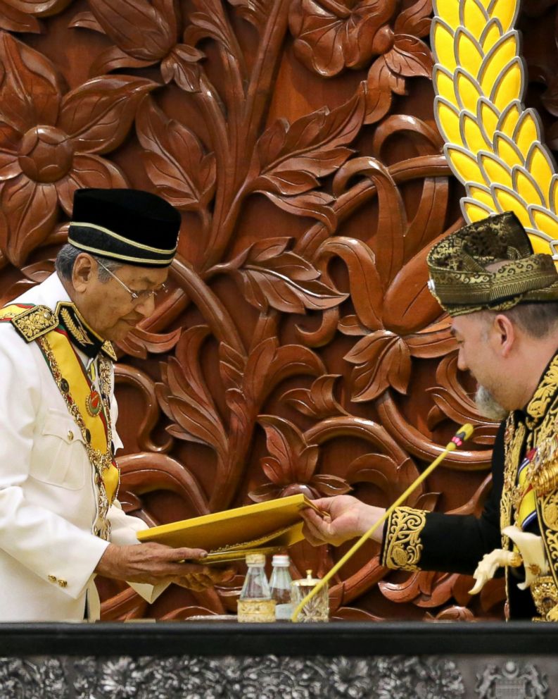 A Look At Malaysia S Monarchy Before Sultans Pick Next King Abc News