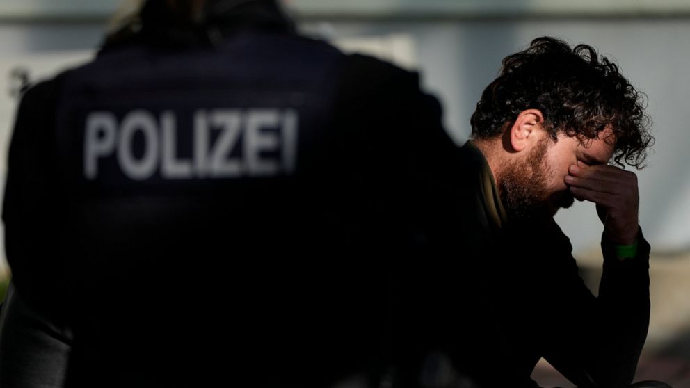 German security officials warn of far-right border patrols