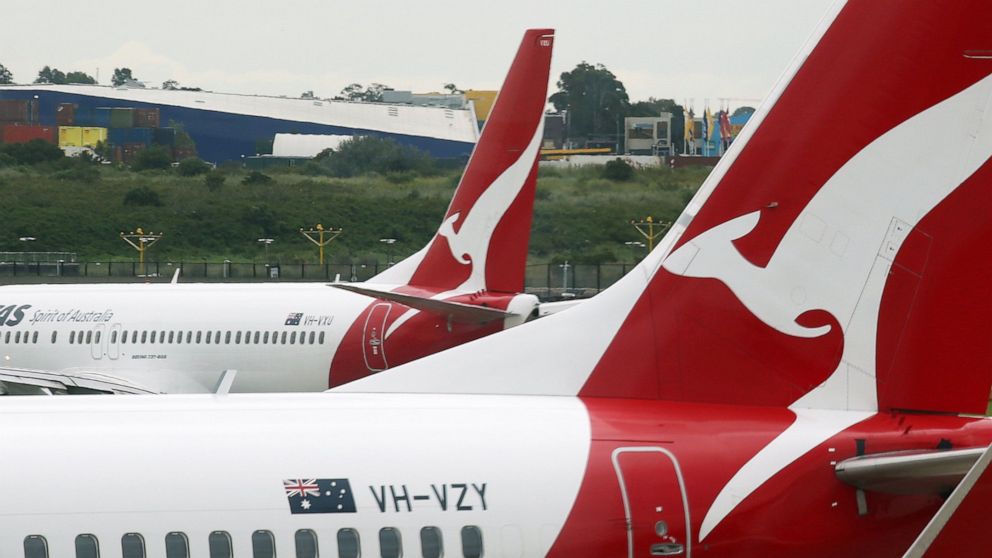 Qantas Aircraft Evacuated In Sydney After Smoke Fills Cabin Abc News